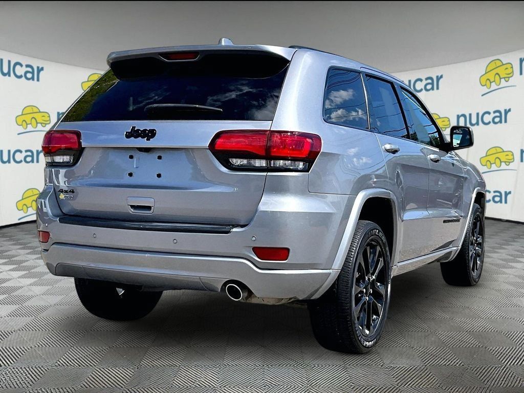 Used 2021 Jeep Grand Cherokee Laredo X AWD/4WD image 6