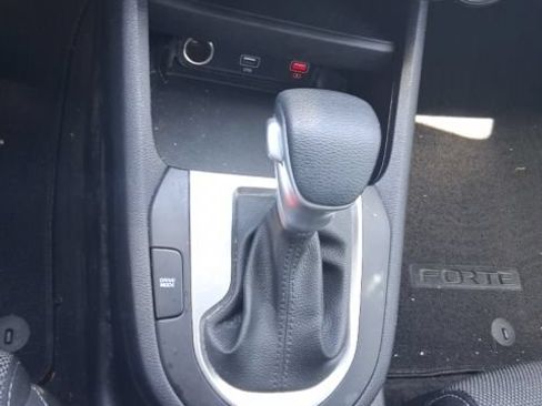Used 2024 Kia Forte LXS w/ LXS Technology Package FWD image 11