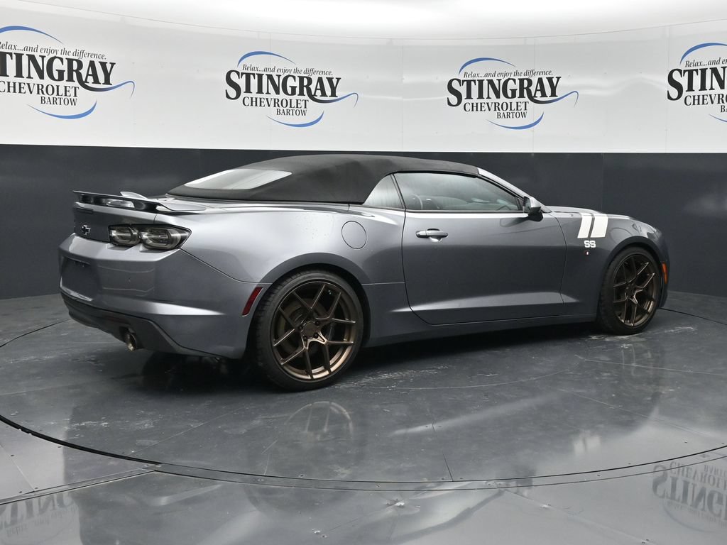Used 2020 Chevrolet Camaro SS RWD image 9