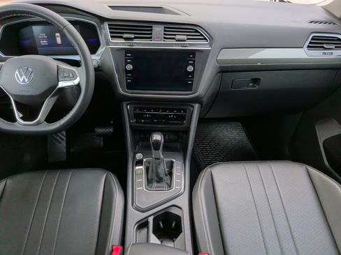 Used 2022 Volkswagen Tiguan SE FWD image 31