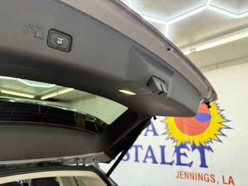 Used 2022 Ford F150 XL w/ Trailer Tow Package image 13