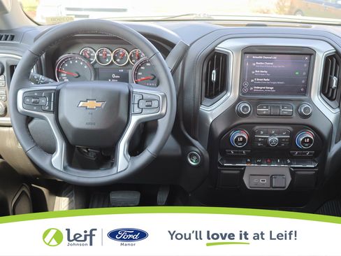 Used 2022 Chevrolet Silverado 1500 LT w/ Z71 Off-Road Package image 23