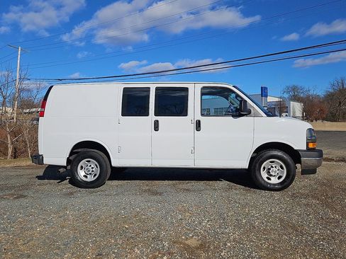 Used 2024 Chevrolet Express 2500 w/ Driver Convenience Package image 8