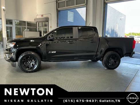 Used 2020 Chevrolet Colorado Z71 w/ Z71 Midnight Edition AWD/4WD image 3