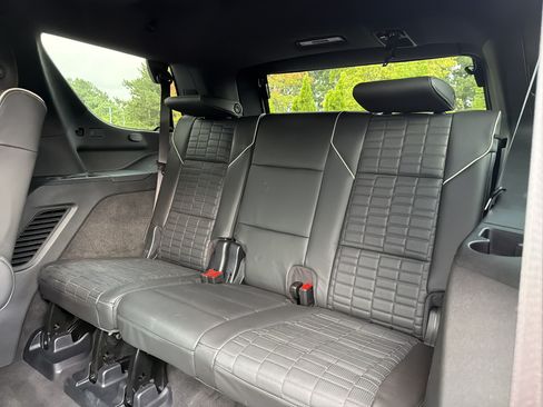 Used 2025 Cadillac Escalade V AWD/4WD image 10