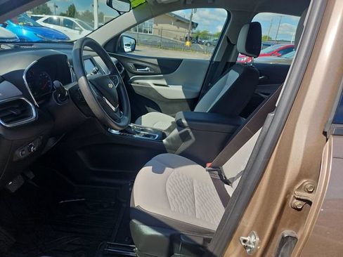 Used 2018 Chevrolet Equinox LS w/ LPO, Floor Liner Package FWD image 9