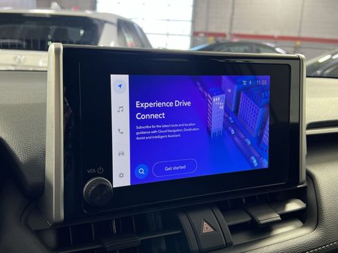 Used 2025 Toyota RAV4 XLE image 20