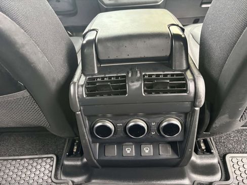 Used 2025 Land Rover Defender 110 V8 AWD/4WD image 19