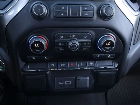 Used 2020 Chevrolet Silverado 1500 LT w/ Texas Edition image 29