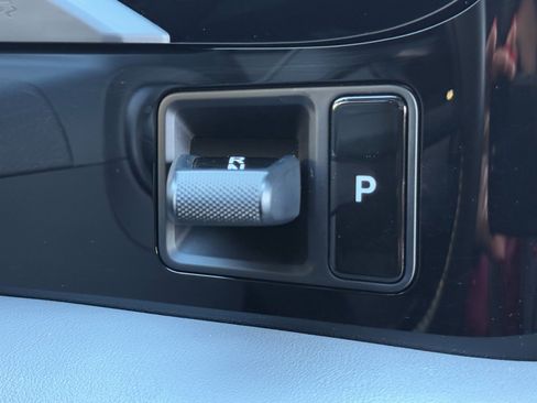 Used 2020 Porsche Taycan 4S image 26