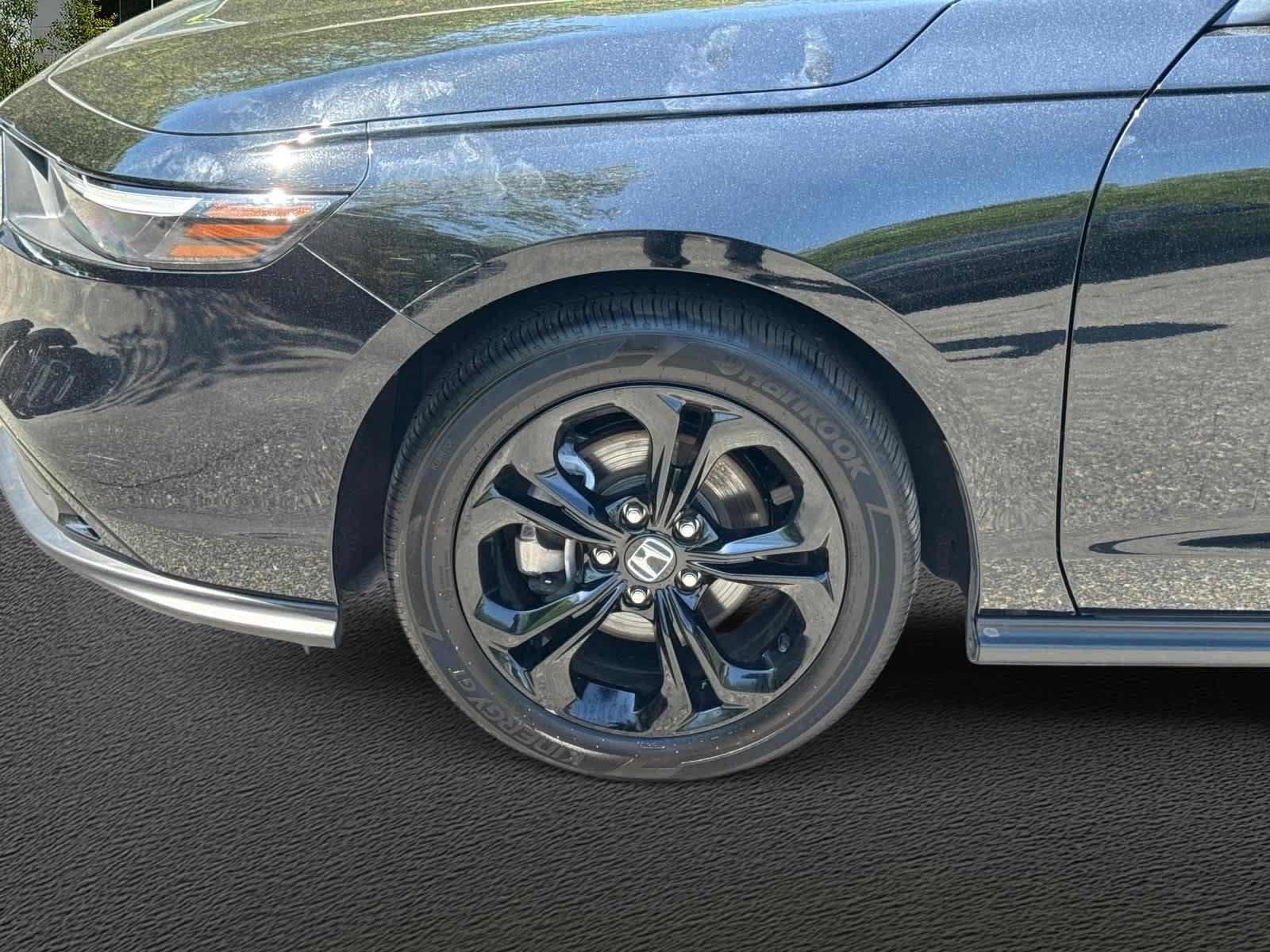 Used 2025 Honda Accord SE image 11