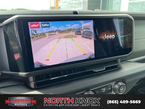 New 2025 Jeep Gladiator Mojave image 9