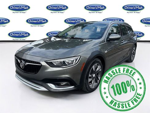Used 2018 Buick Regal Preferred w/ Sights and Sounds Package AWD/4WD image 3