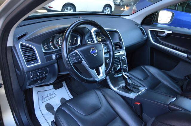 Used 2015 Volvo XC60 T5 Premier w/ Proximity Package FWD image 13