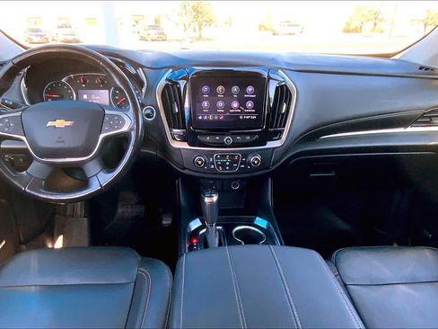 Used 2020 Chevrolet Traverse LT w/ LT Premium Package image 16