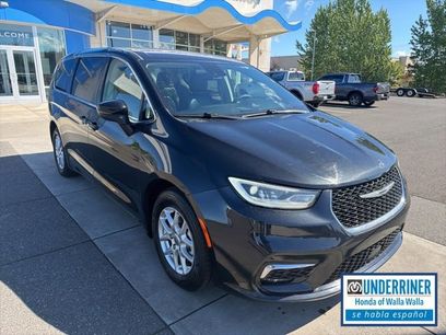 Used 2023 Chrysler Pacifica Touring-L