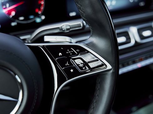 Used 2024 Mercedes-Benz Maybach GLS 600 Maybach GLS 600 image 70