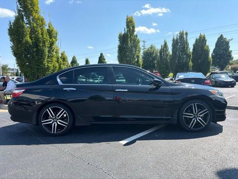 Used 2016 Honda Accord Sport image 5