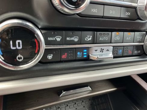 Used 2023 Ford Expedition Limited RWD image 44