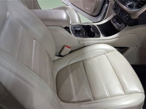 Used 2022 GMC Acadia Denali w/ Denali Technology Package image 22