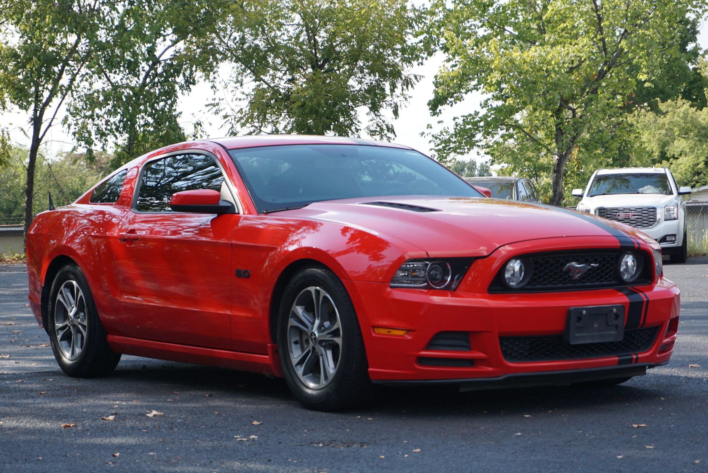 Used 2013 Ford Mustang GT Premium w/ Electronics Pkg RWD image 3