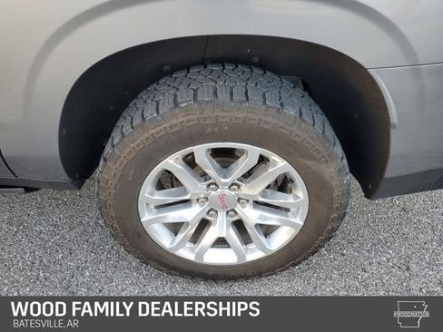 Used 2022 GMC Yukon XL SLT w/ SLT Luxury Package image 10