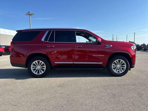 Used 2022 GMC Yukon SLT w/ SLT Premium Package AWD/4WD image 8