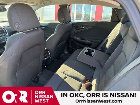 Used 2025 Chevrolet Malibu LT image 17