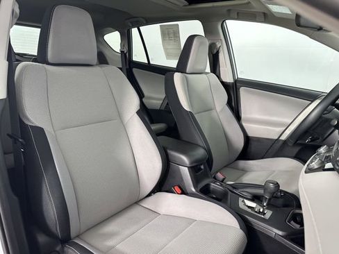 Used 2016 Toyota RAV4 XLE AWD/4WD image 26
