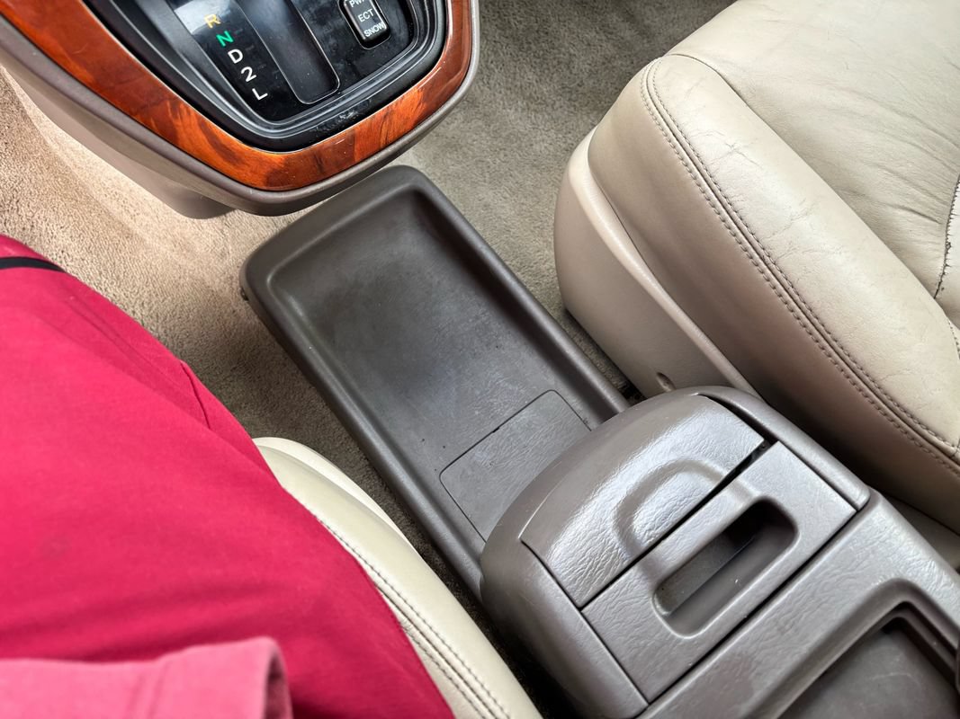 Used 2000 Lexus RX 300 w/ Limited Pkg FWD image 12