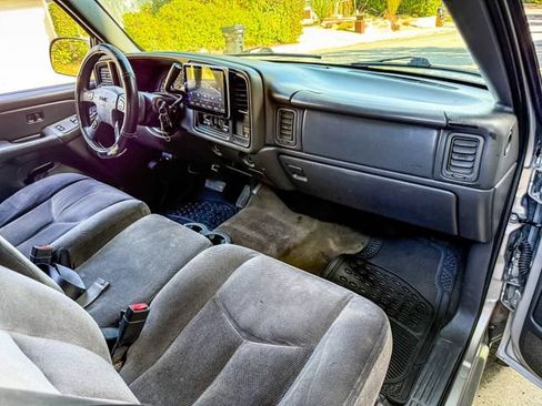 Used 2004 GMC Sierra 1500 SLE w/ Light Duty Power Package RWD image 10