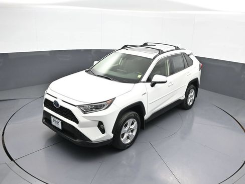 Used 2021 Toyota RAV4 XLE w/ Convenience Package AWD/4WD image 35