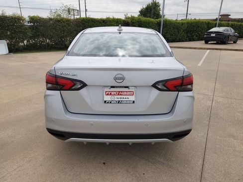 Used 2025 Nissan Versa SV image 6