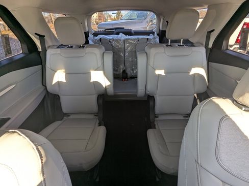 New 2026 Ford Explorer Active w/ Active Comfort Package image 16