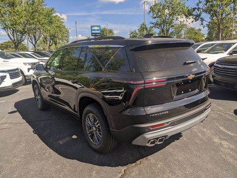New 2026 Chevrolet Traverse LT w/ Driver Confidence Package image 6