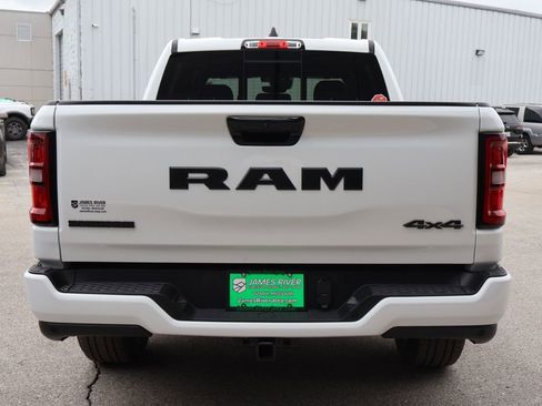 New 2026 RAM 1500 Big Horn AWD/4WD image 4