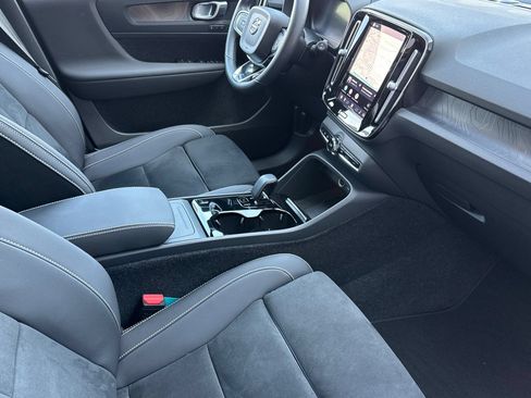 Used 2023 Volvo XC40 Recharge Plus AWD/4WD image 17
