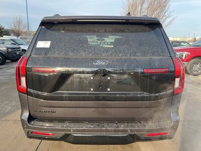 New 2026 Ford Expedition Platinum w/ Stealth Appearance Package