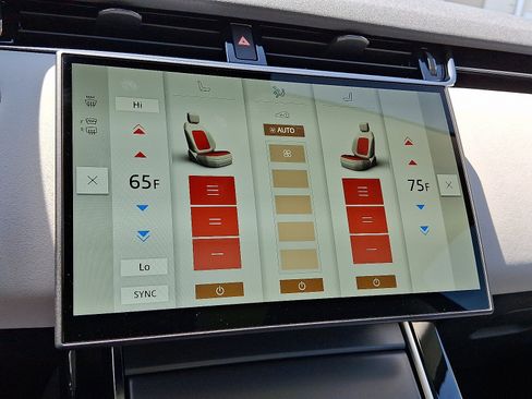 Certified 2025 Land Rover Range Rover Evoque Dynamic SE image 18