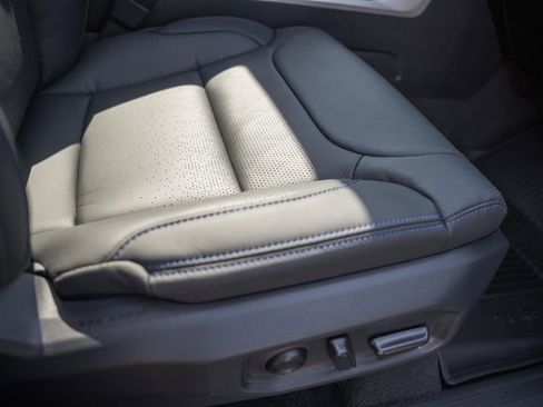New 2026 Toyota Tundra Platinum AWD/4WD image 38