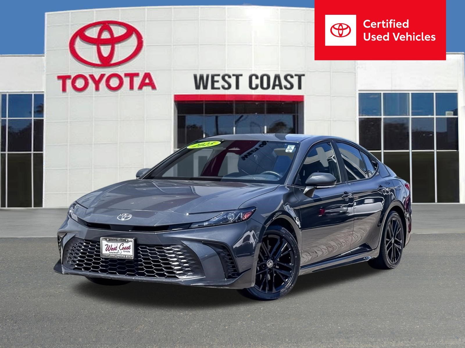 Certified 2025 Toyota Camry SE FWD image 1