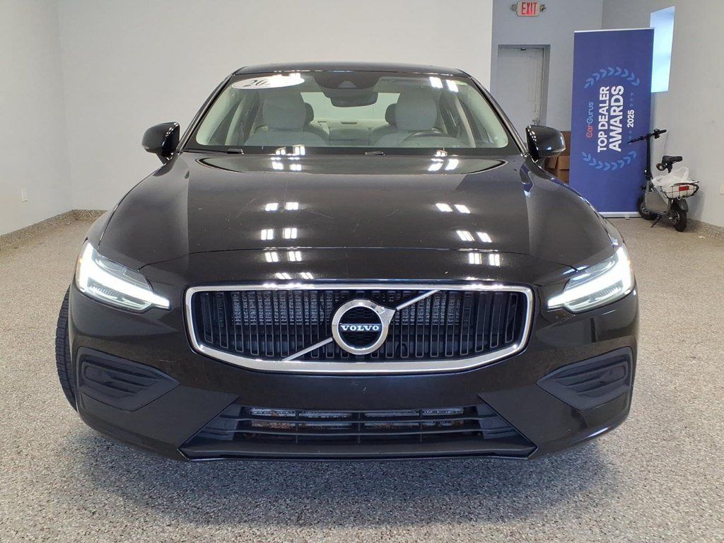 Used 2020 Volvo S60 T6 Momentum AWD/4WD image 2