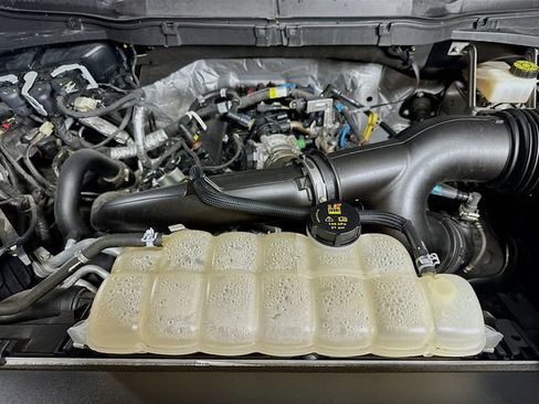 Used 2021 Ford F150 Lariat image 31