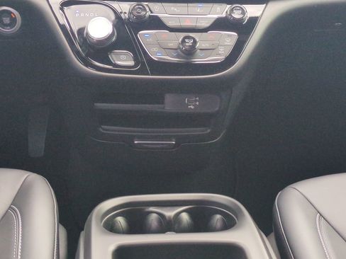New 2026 Chrysler Voyager LX image 18