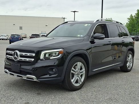 Used 2021 Mercedes-Benz GLB 250 4MATIC w/ Premium Package image 3