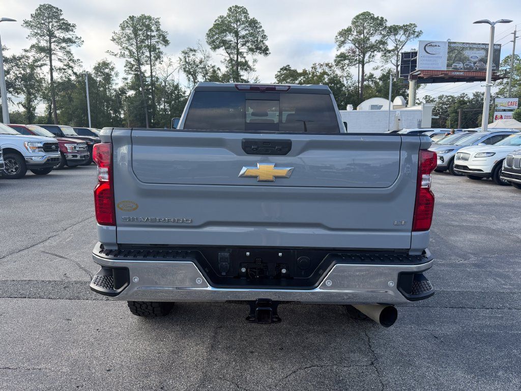 Used 2024 Chevrolet Silverado 2500 LT w/ All Star Edition AWD/4WD image 3