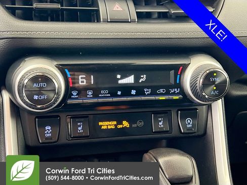 Used 2020 Toyota RAV4 XLE w/ XLE Grade Weather Package AWD/4WD image 9