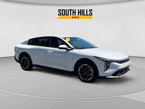Certified 2025 Kia K4 EX FWD image 7
