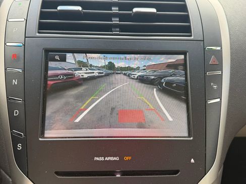 Used 2016 Lincoln MKZ w/ Equipment Group 300A Reserve FWD image 15