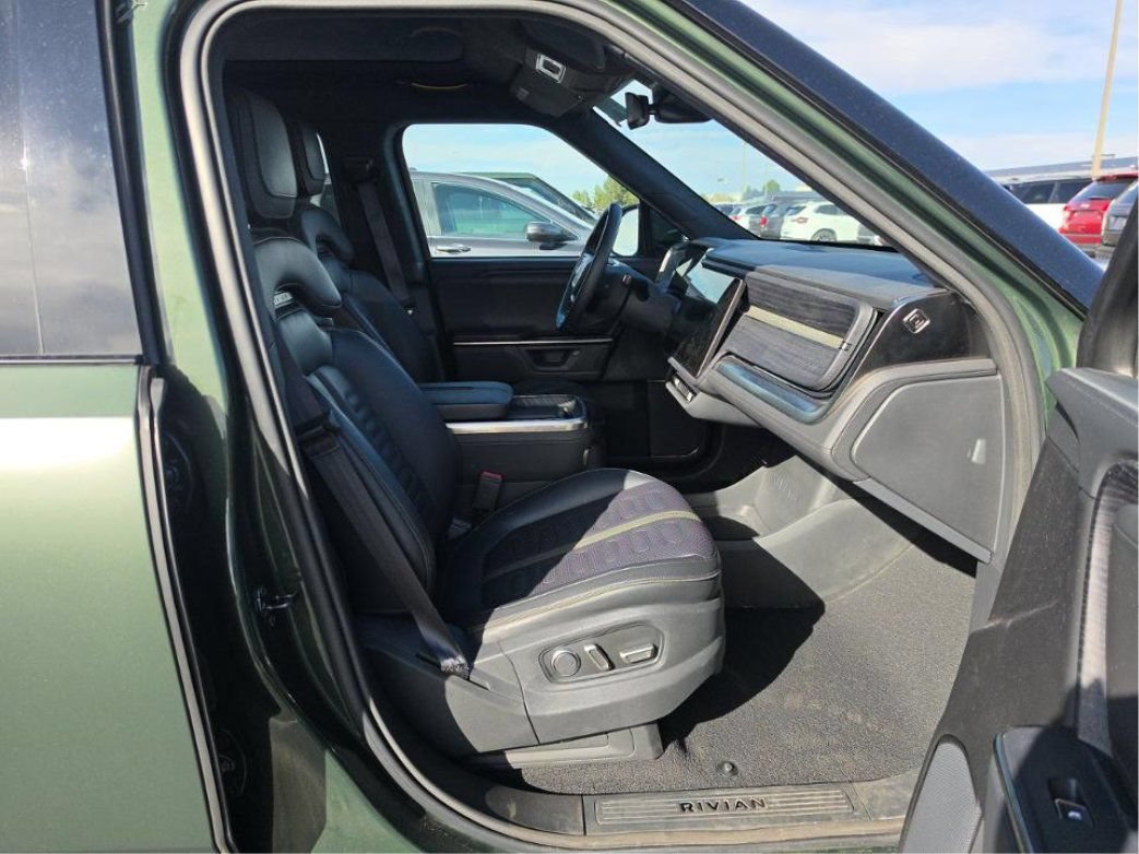 Used 2025 Rivian R1S Adventure Dual AWD/4WD image 24